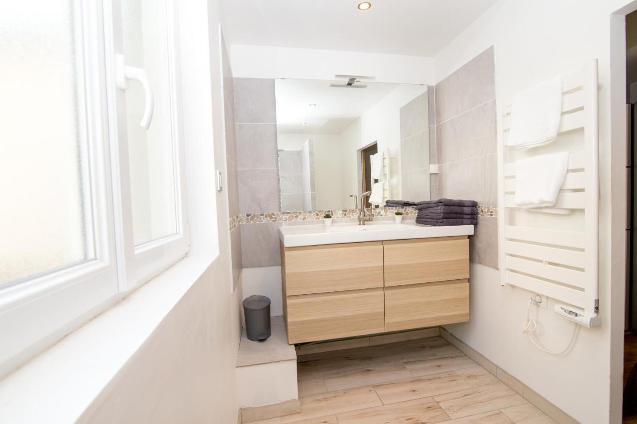 Coeur De Ville I 50M² I Netflix I Lit Queen Size Санс Екстериор снимка